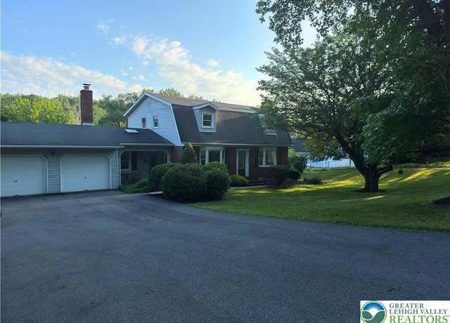 Property at 5271 Hillside Rd, Northampton Boro, PA 18067, 4 beds, 3 baths