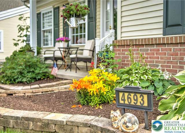 Property at 4693 Bluegrass Ln, Lower Macungie Twp, PA 18062, 3 beds, 2 baths