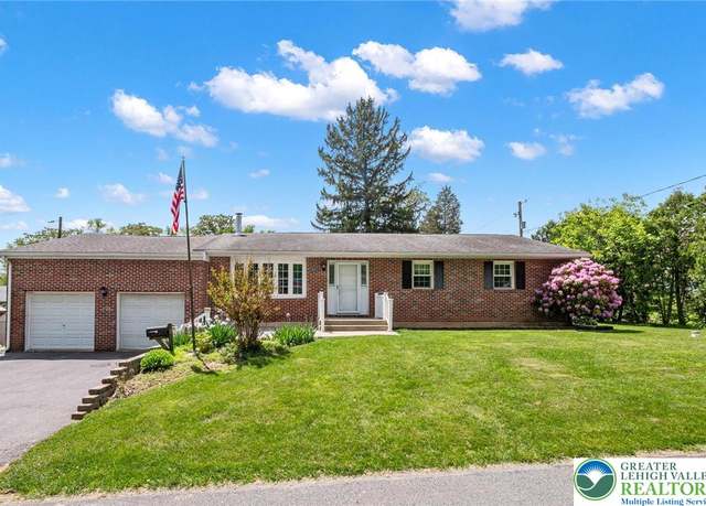 Property at 1218 Avocet Dr, Upper Macungie Twp, PA 18031, 3 beds, 2 baths