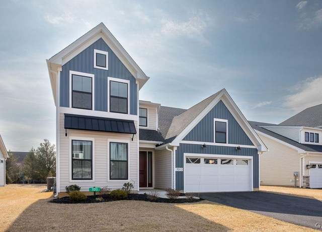 Property at 7013 Oak Ln, East Allen Twp, PA 18014, 4 beds, 3 baths