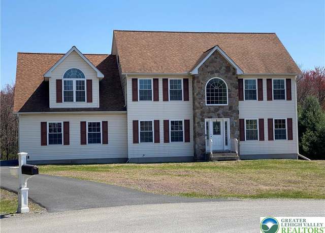 Property at 178 Stoney Ledge Dr, Jackson Twp, PA 18360, 4 beds, 2.5 baths