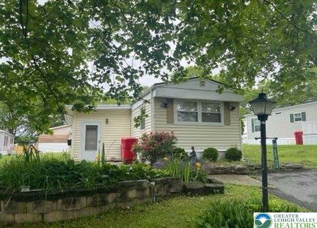 Property at 10 Springridge Rd, Moore Twp, PA 18014, 3 beds, 2 baths