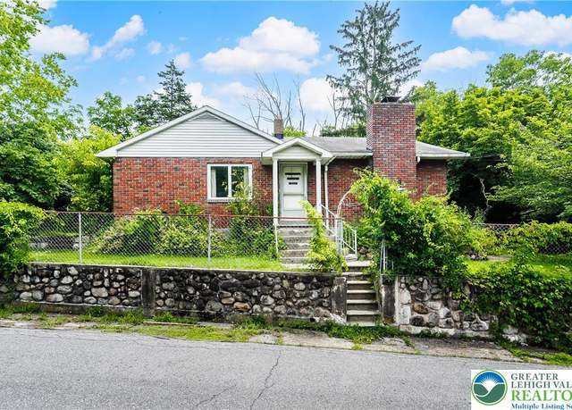 Property at 7045 Cemetery Rd, Lower Mt Bethel Twp, PA 18013, 3 beds, 1 bath