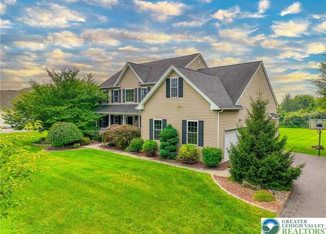 Property at 2720 New England Dr, Upper Nazareth Twp, PA 18064, 4 beds, 2.5 baths