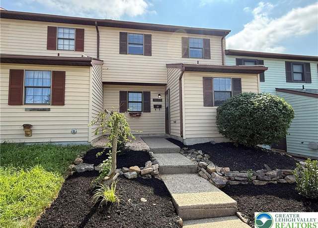 Property at 1603 Shiloh Ct, Allentown City, PA 18104, 3 beds, 1.5 baths