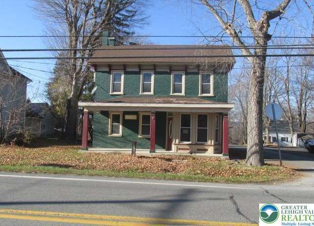 Property at 2376 N Delaware Dr, Upper Mt Bethel Twp, PA 18343, 4 beds, 2.5 baths