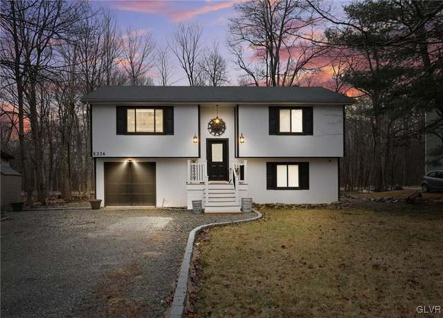 Property at 5627 Pembrook Dr, Coolbaugh Twp, PA 18466, 4 beds, 2 baths