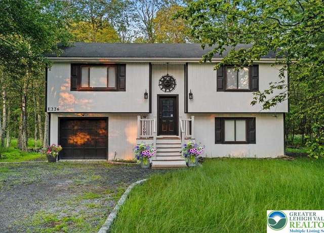 Property at 5627 Pembrook Dr, Coolbaugh Twp, PA 18466, 4 beds, 2 baths