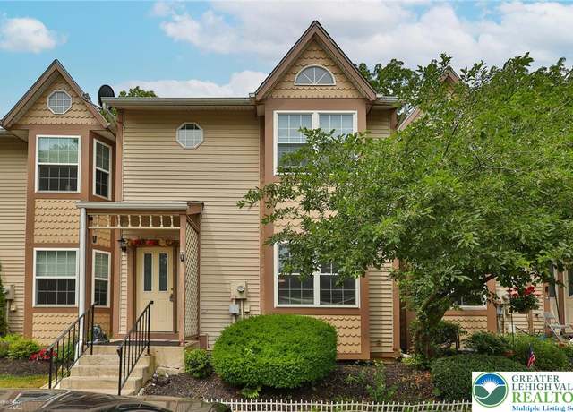 Property at 107 Independence Ct, Bethlehem Twp, PA 18020, 3 beds, 2.5 baths