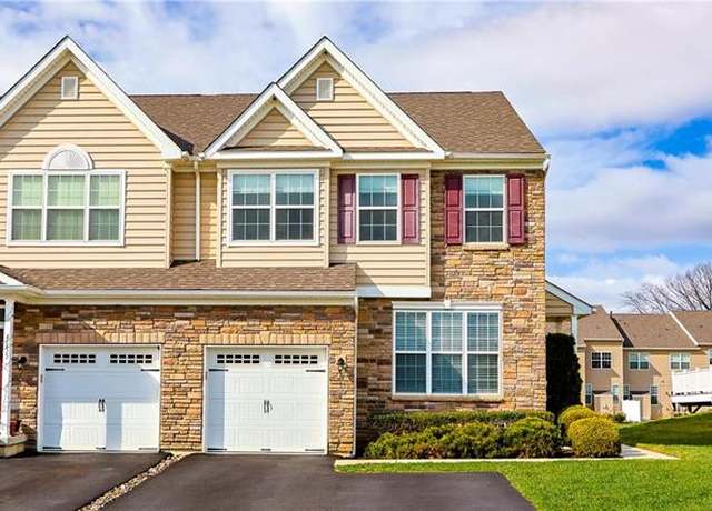 Property at 4657 Woodbrush Way, Upper Macungie Twp, PA 18104, 3 beds, 2.5 baths
