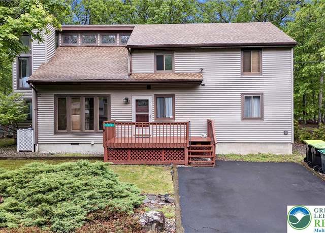 Property at 1117 Belaire Dr, Stroud Twp, PA 18301, 5 beds, 2 baths
