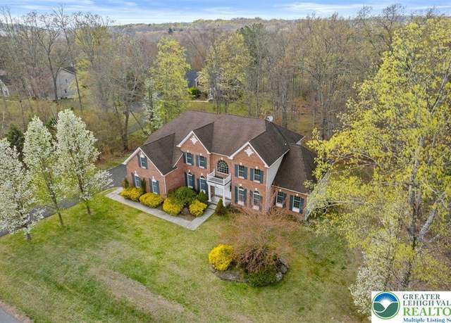 Property at 255 Rising Meadow Way, East Stroudsburg, PA 18302, 7 beds, 4.5 baths