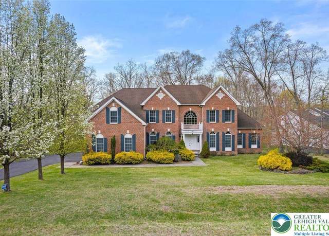 Property at 255 Rising Meadow Way, East Stroudsburg, PA 18302, 7 beds, 4.5 baths