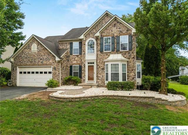 Property at 232 33rd St, South Whitehall Twp, PA 18104, 4 beds, 3.5 baths