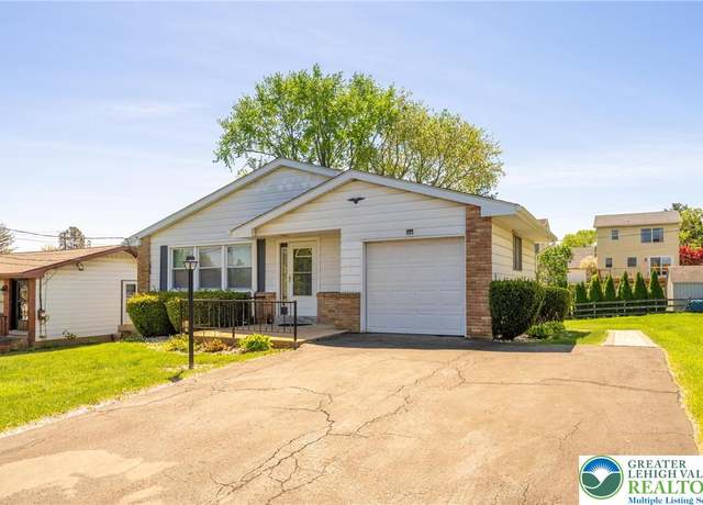 Property at 3040 Keystone St, Bethlehem Twp, PA 18020, 3 beds, 1.5 baths