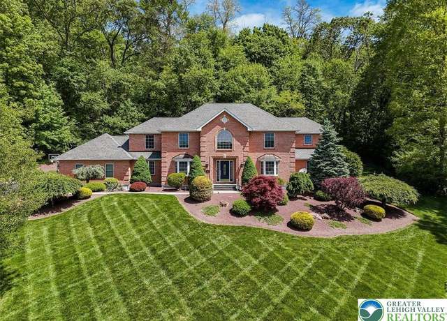Property at 1376 Buck Ridge Dr, Hamilton Twp, PA 18360, 4 beds, 2.5 baths