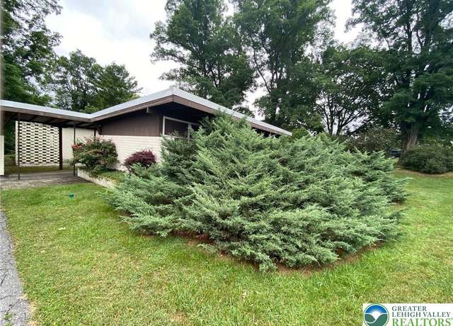 Property at 3159 Lincoln Ave, Salisbury Twp, PA 18103, 3 beds, 1 bath
