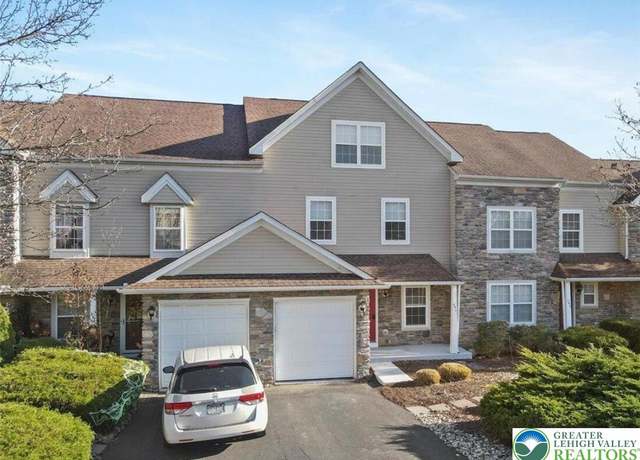 Property at 54 Lower Ridge View Cir Unit C, Middle Smithfield Twp, PA 18302, 3 beds, 2 baths