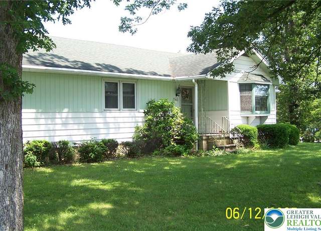 Property at 262 Claremont St, Rush Twp, PA 18252, 3 beds, 2.5 baths