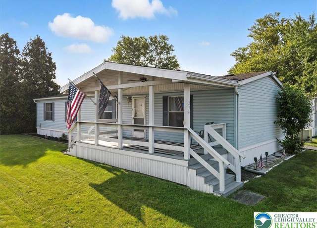 Property at 234 Juniper Xing, East Allen Twp, PA 18014, 3 beds, 2 baths
