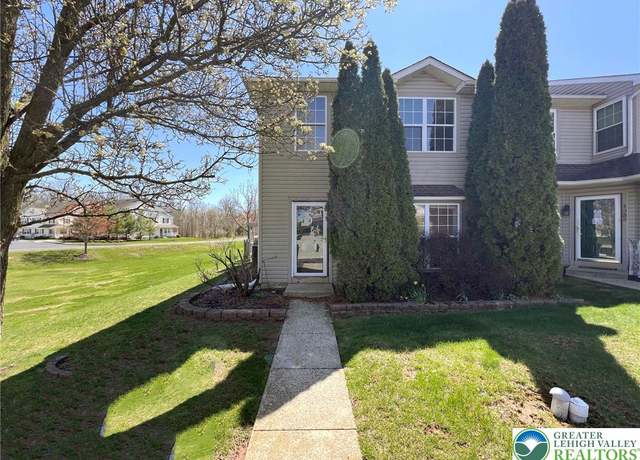 Property at 1233 Fieldstone Ct, Richland Twp, PA 18951, 3 beds, 1.5 baths