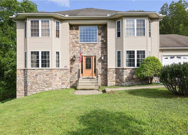 Property at 117 Fernwood Rd, Lehman Twp, PA 18324, 4 beds, 2.5 baths