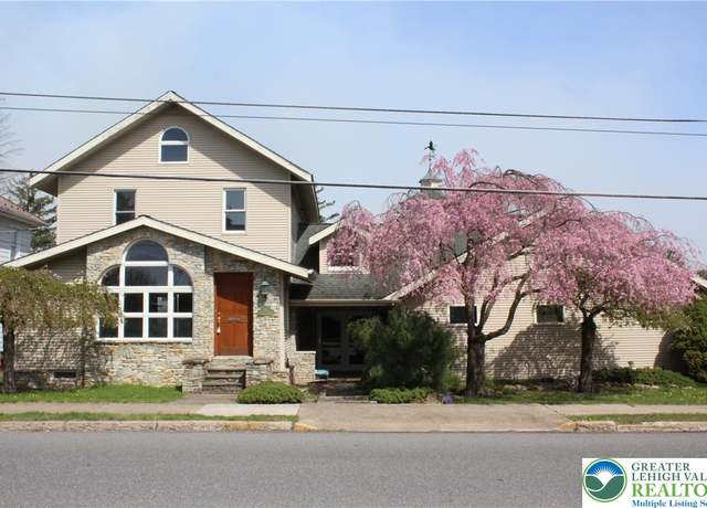 Property at 333 S 9th St, Lehighton Borough, PA 18235, 6 beds, 2 baths