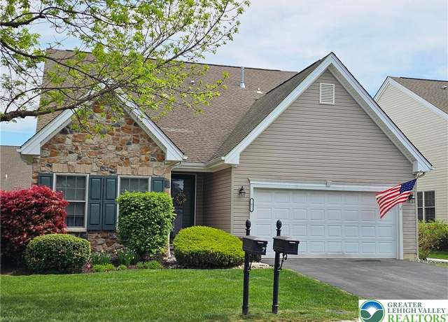 Property at 7 Inverness Ln, Palmer Twp, PA 18045, 3 beds, 3 baths