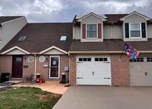 Property at 921 2nd St, Whitehall Twp, PA 18052, 2 beds, 2.5 baths