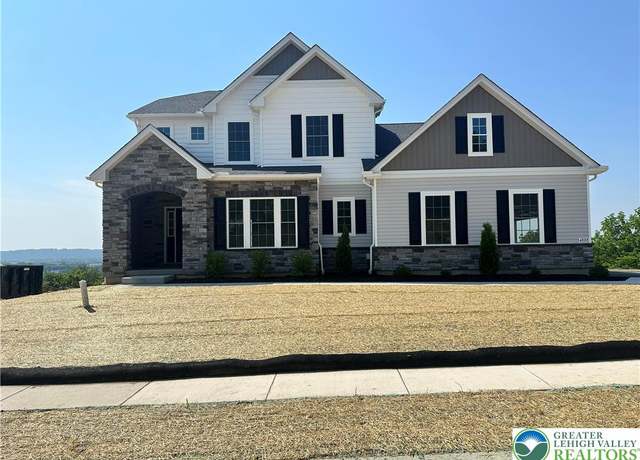 Property at 4888 Farrcroft Dr, Forks Twp, PA 18040, 4 beds, 2.5 baths