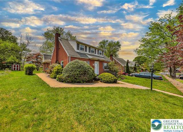 Property at 122 Dell St, Emmaus Boro, PA 18049, 4 beds, 1.5 baths