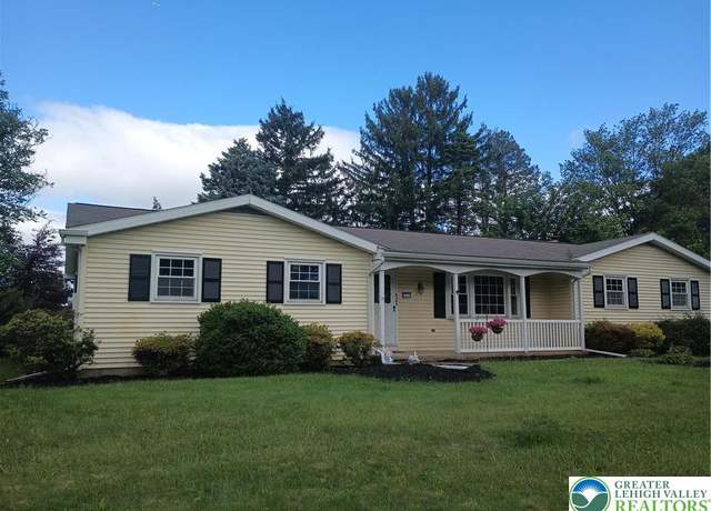 Property at 6059 Clubhouse Ln, Lower Macungie Twp, PA 18106, 3 beds, 2 baths