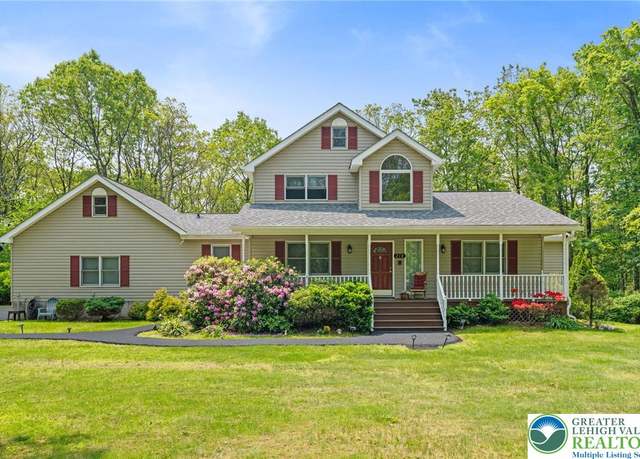 Property at 218 Evergreen Ct, Ross Twp, PA 18353, 5 beds, 3.5 baths