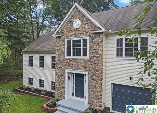 Property at 2704 Starlight Ter, Coolbaugh Twp, PA 18466, 4 beds, 3.5 baths