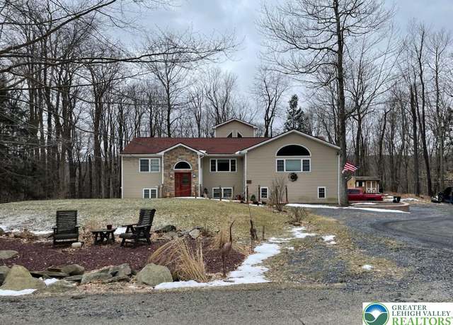 Property at 1016 Overlook Trl, Wayne, PA 18445, 3 beds, 2.5 baths