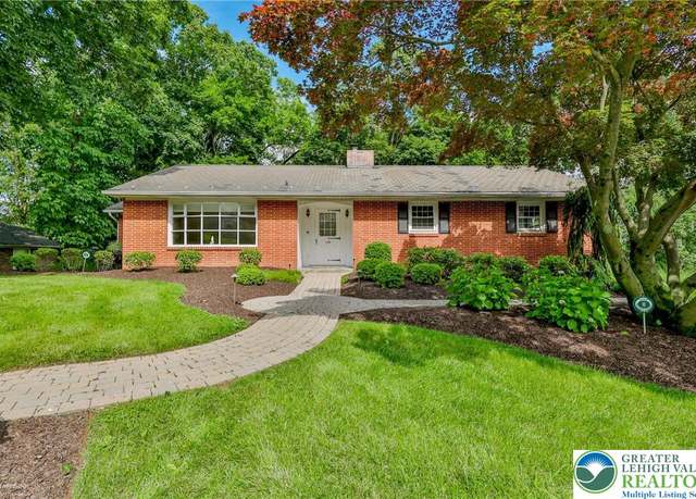Property at 156 Forest Dr, Nazareth Boro, PA 18064, 3 beds, 2.5 baths