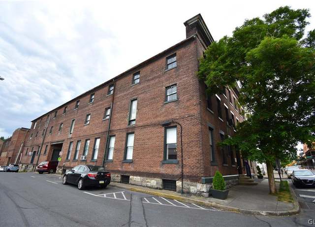 Property at 230 Ferry St, Easton, PA 18042, 3 beds, 1.5 baths