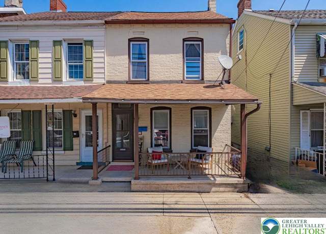 Property at 27 4th St, Emmaus Boro, PA 18049, 3 beds, 1 bath