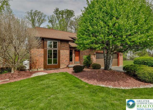 Property at 1208 Rone Dr, Bushkill Twp, PA 18091, 3 beds, 2.5 baths