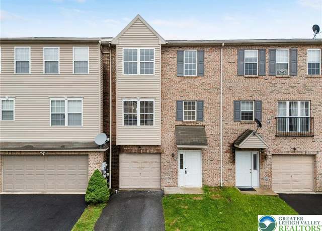 Property at 2460 Gillian Ln, Forks Twp, PA 18040, 3 beds, 2.5 baths