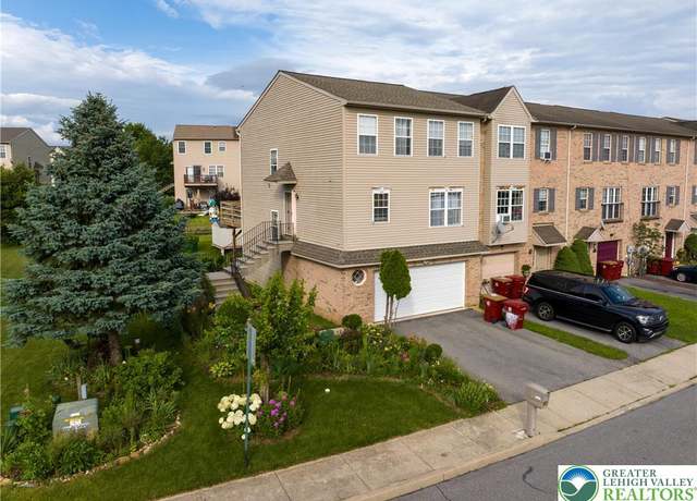 Property at 2470 Hawthorn Dr, Easton, PA 18040, 3 beds, 2.5 baths