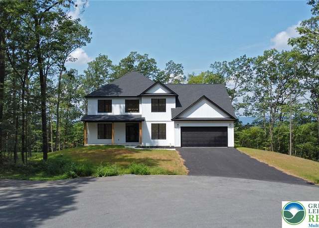 Property at 3631 Oak Ridge Dr, Washington Twp, PA 18080, 4 beds, 3.5 baths