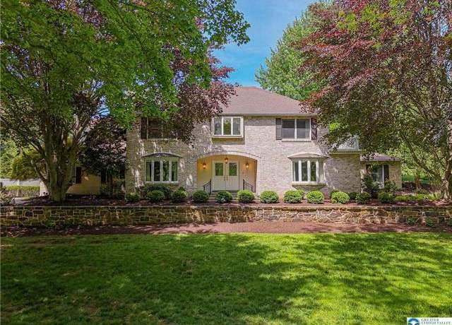 Property at 1845 Lehigh Pkwy N, Allentown City, PA 18103-2915, 4 beds, 3.5 baths