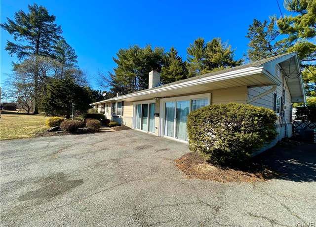 Property at 1319 Overlook Rd, Whitehall Twp, PA 18052, 3 beds, 2.5 baths