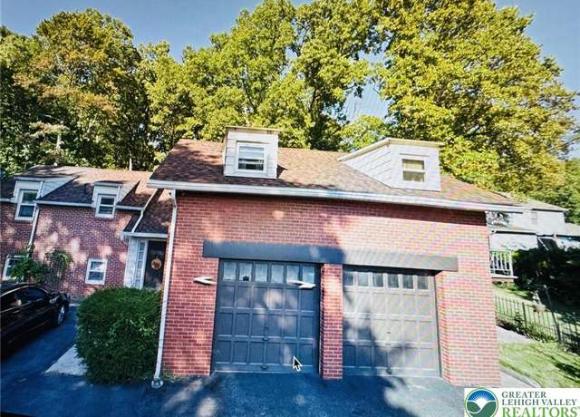 Property at 3516 Pine Ave, PA 19606, 3 beds, 3 baths