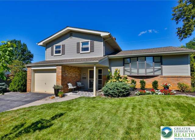 Property at 631 Spruce St, Emmaus Boro, PA 18049, 3 beds, 1.5 baths