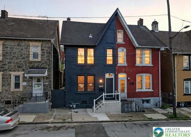 Property at 1008 E 3rd St, Bethlehem City, PA 18015, 4 beds, 1 bath