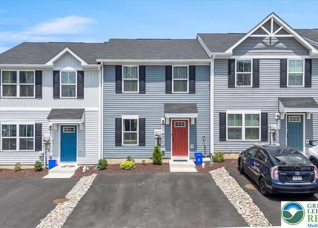 Property at 2105 Cross Country Rd, Northampton Boro, PA 18067, 3 beds, 2 baths