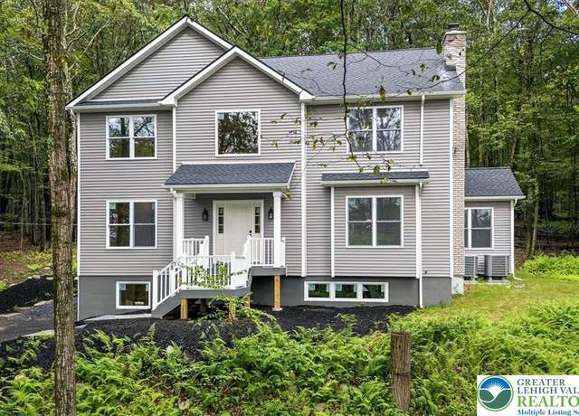 Property at 141 Lookout Ct, Pocono Twp, PA 18332, 4 beds, 3 baths