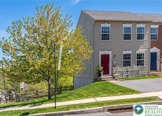 Property at 102 Walnut St, Freemansburg Borough, PA 18017, 3 beds, 1.5 baths